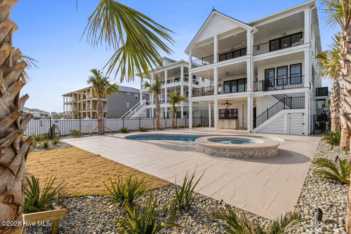 24 Grand View Drive