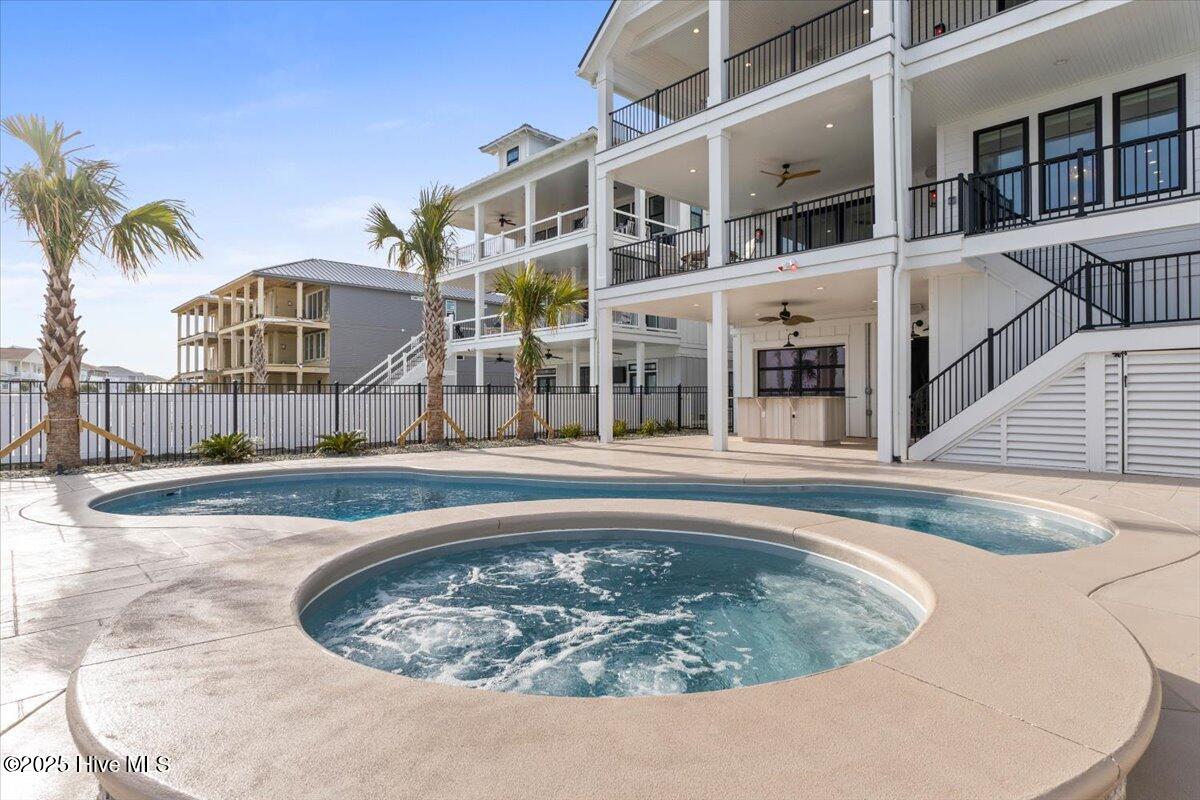24 Grand View Drive