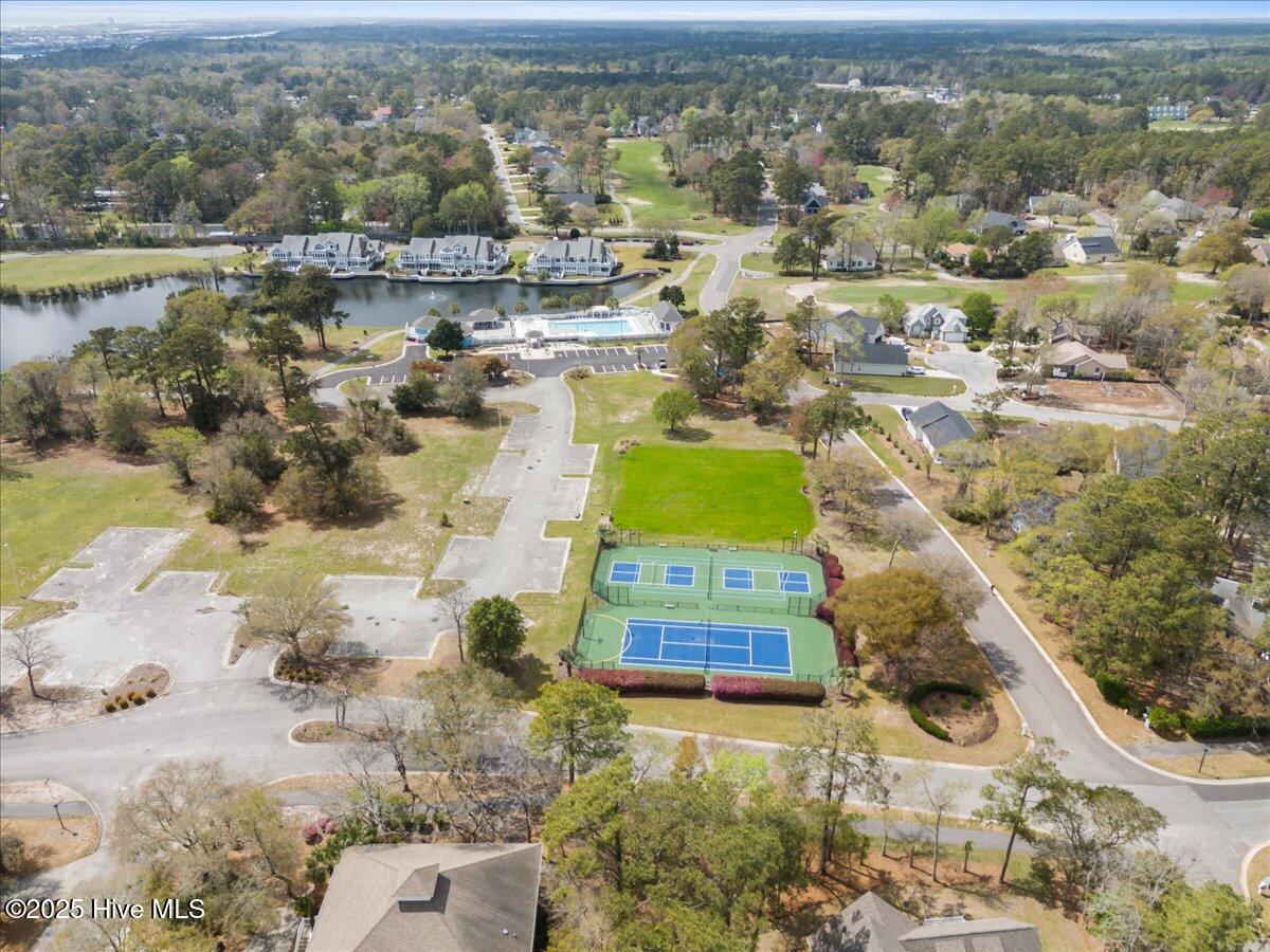 1708 Oakbrook Drive SW