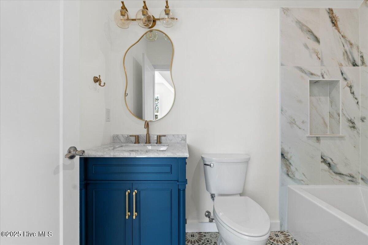 1708 Oakbrook Drive SW