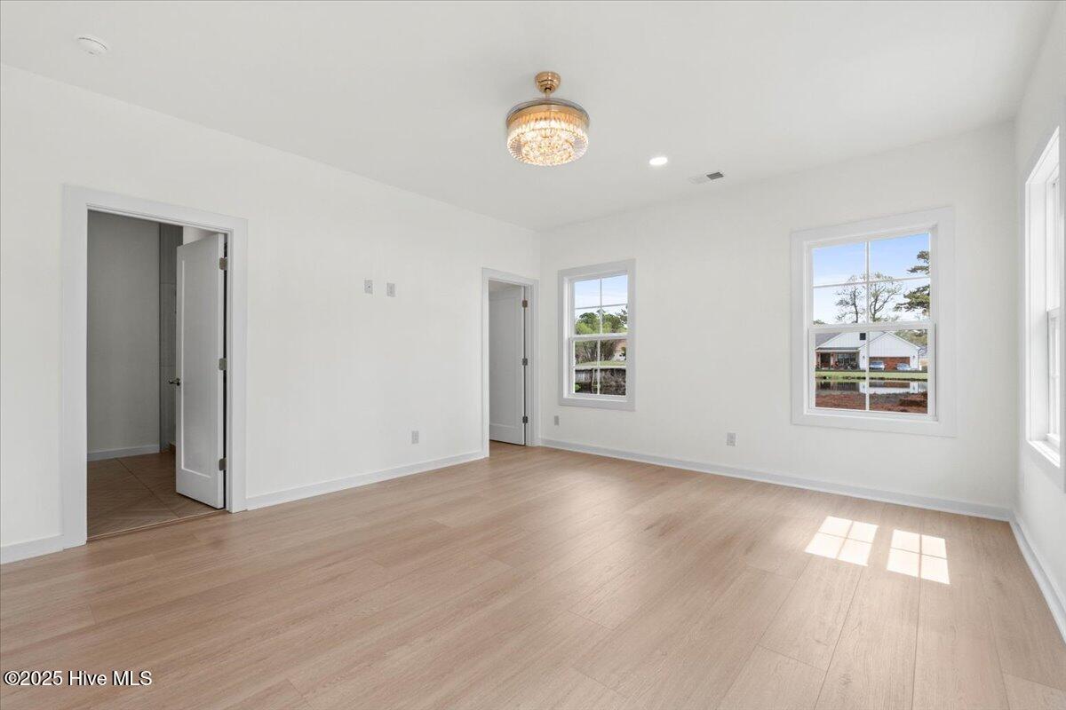 1708 Oakbrook Drive SW