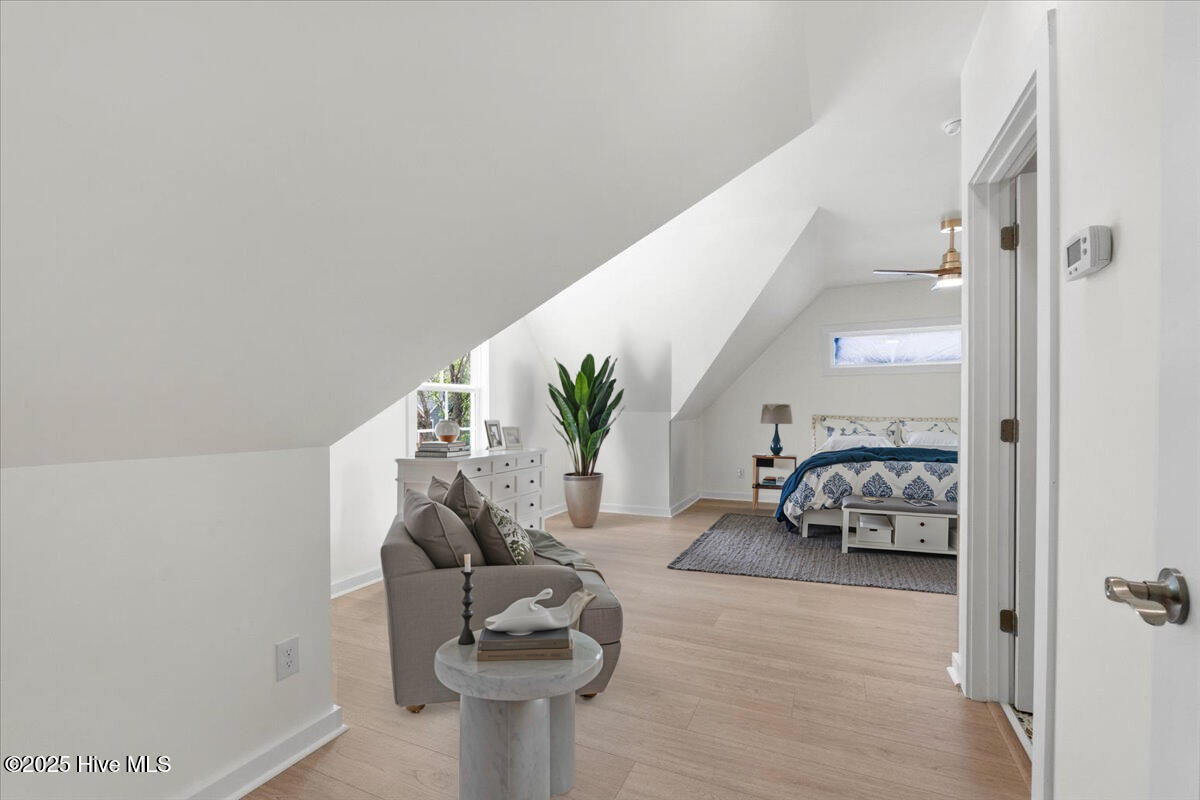 1708 Oakbrook Drive SW