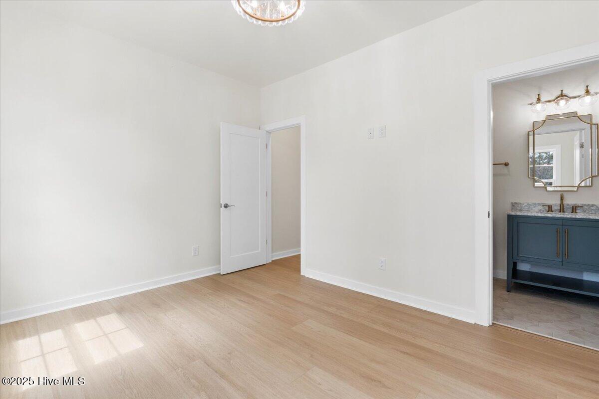 1708 Oakbrook Drive SW