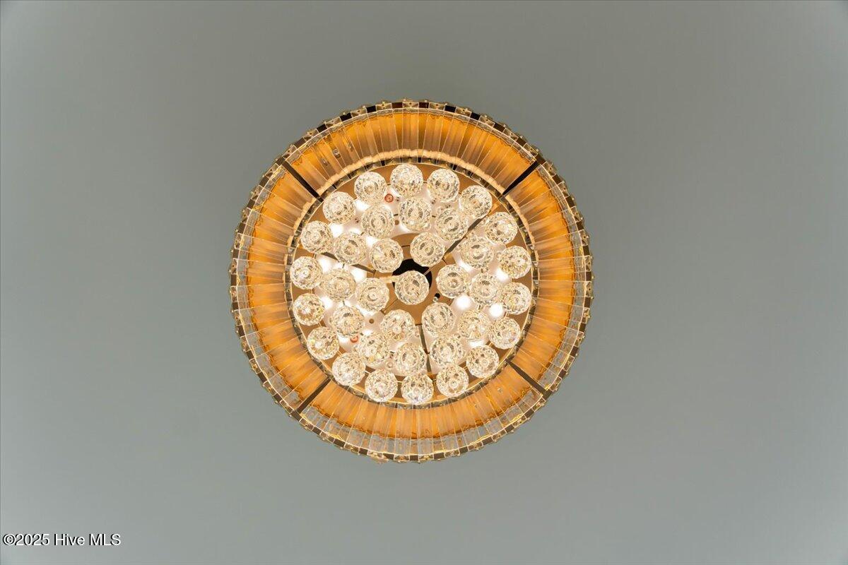 1708 Oakbrook Drive SW