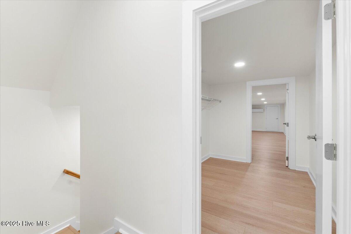 1708 Oakbrook Drive SW