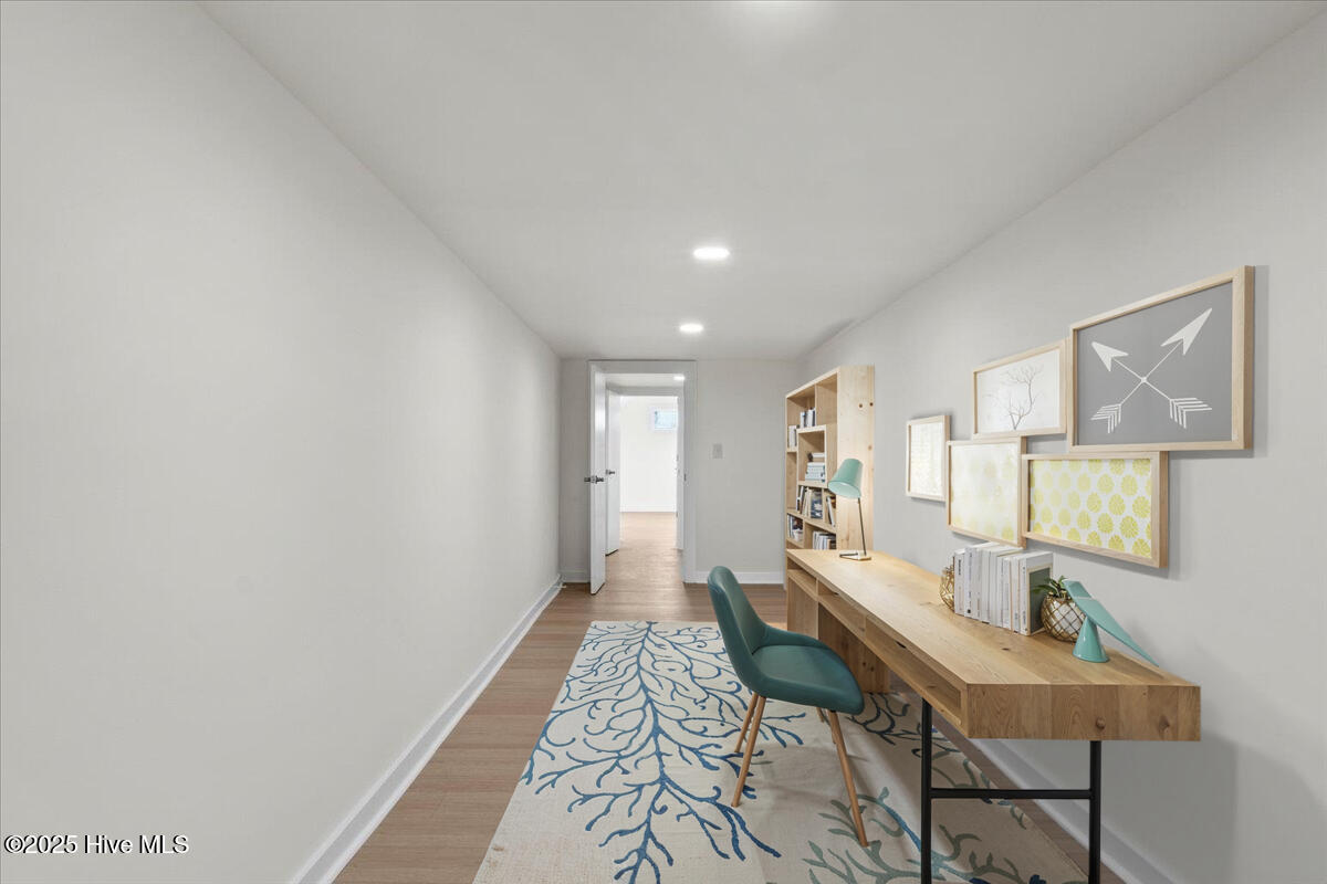 1708 Oakbrook Drive SW