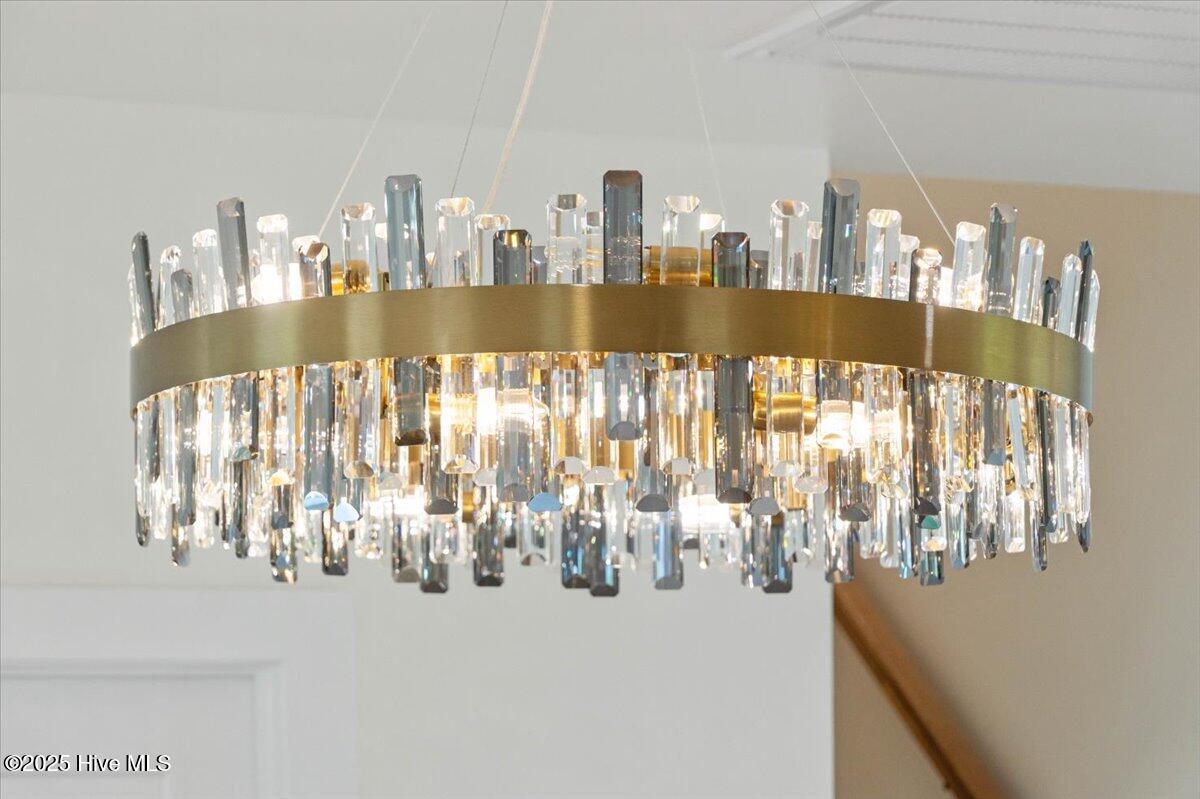 1708 Oakbrook Drive SW