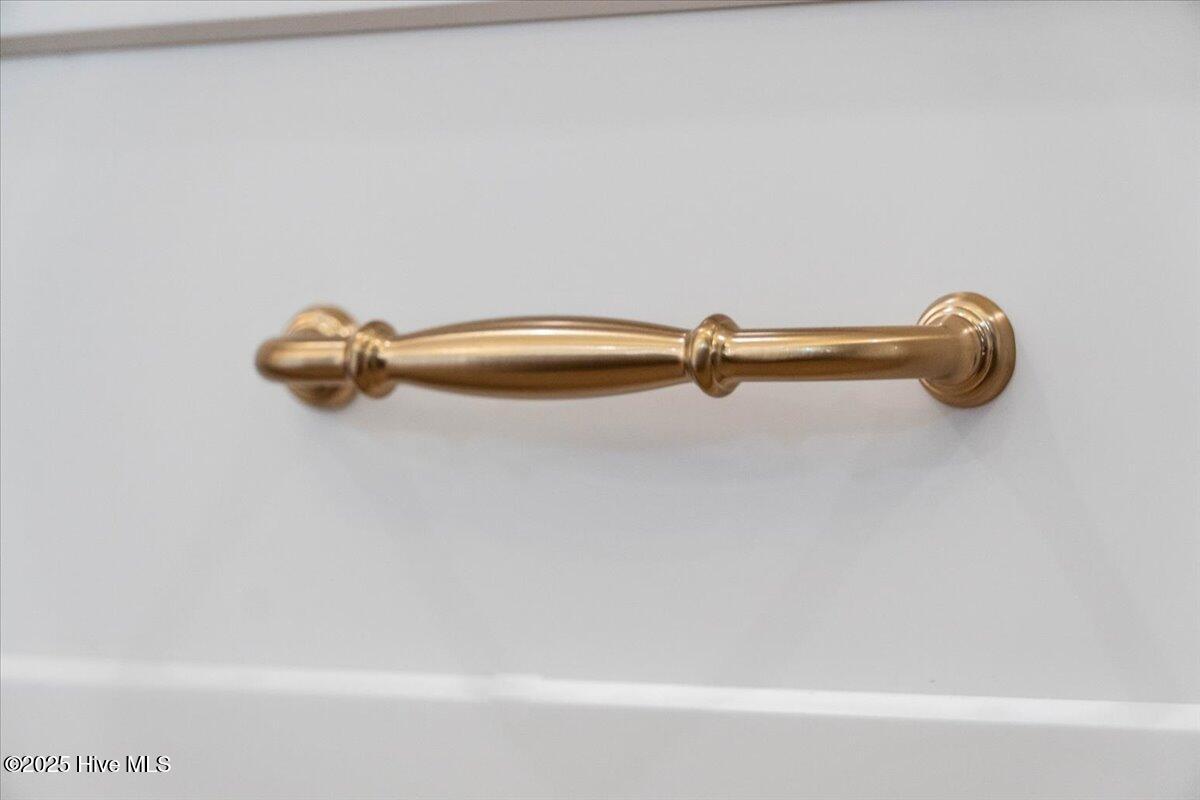 1708 Oakbrook Drive SW