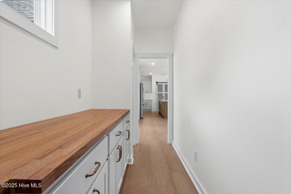 1708 Oakbrook Drive SW