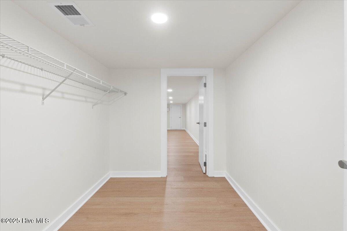 1708 Oakbrook Drive SW