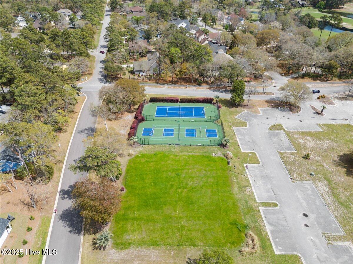 1708 Oakbrook Drive SW