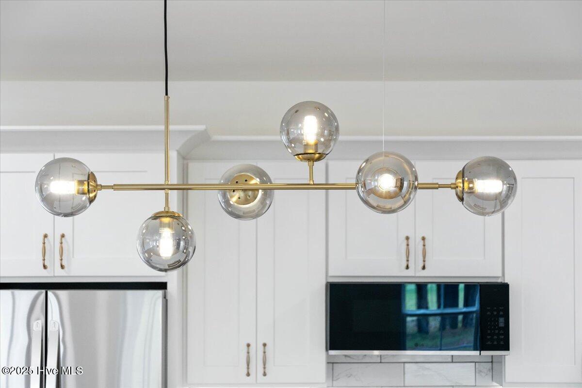 1708 Oakbrook Drive SW