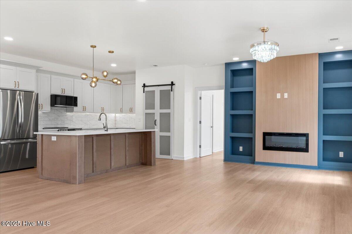 1708 Oakbrook Drive SW