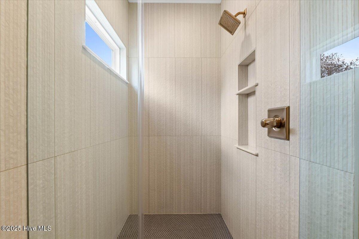 1708 Oakbrook Drive SW