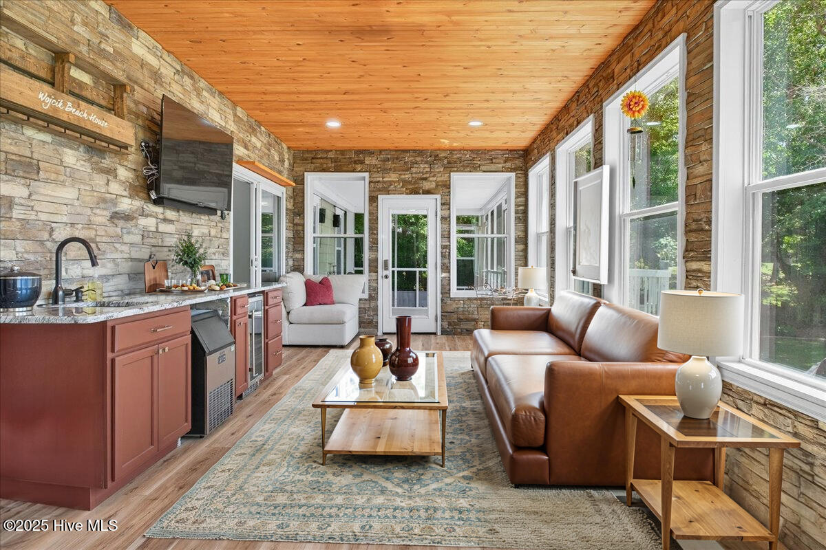 1567 Colonist Square SW