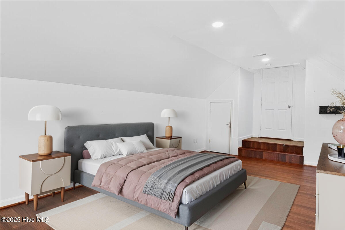 1567 Colonist Square SW