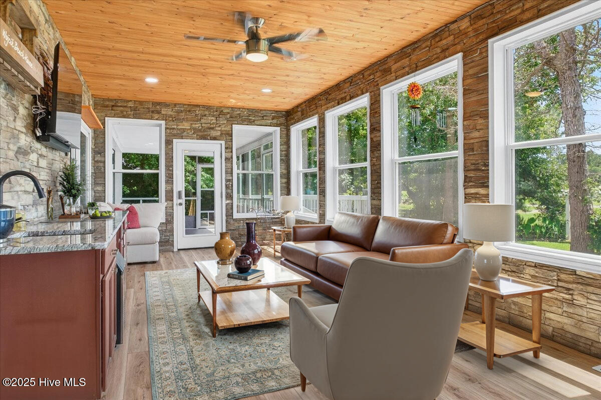 1567 Colonist Square SW