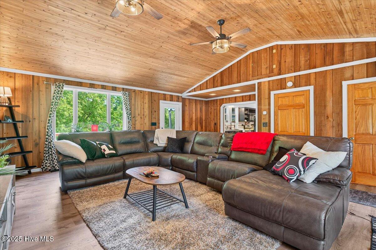 532 Medcalf Drive SW