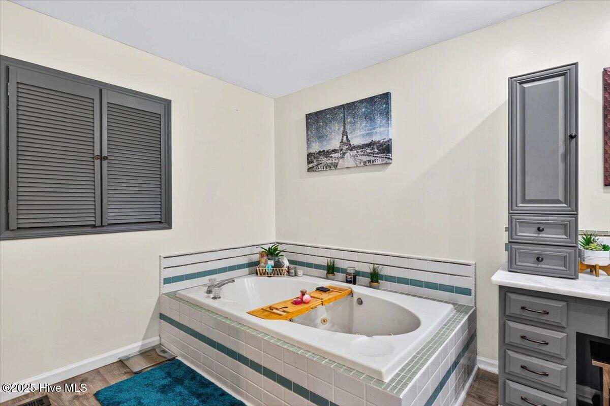 532 Medcalf Drive SW