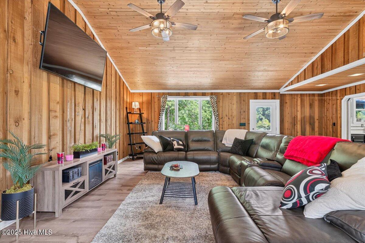 532 Medcalf Drive SW