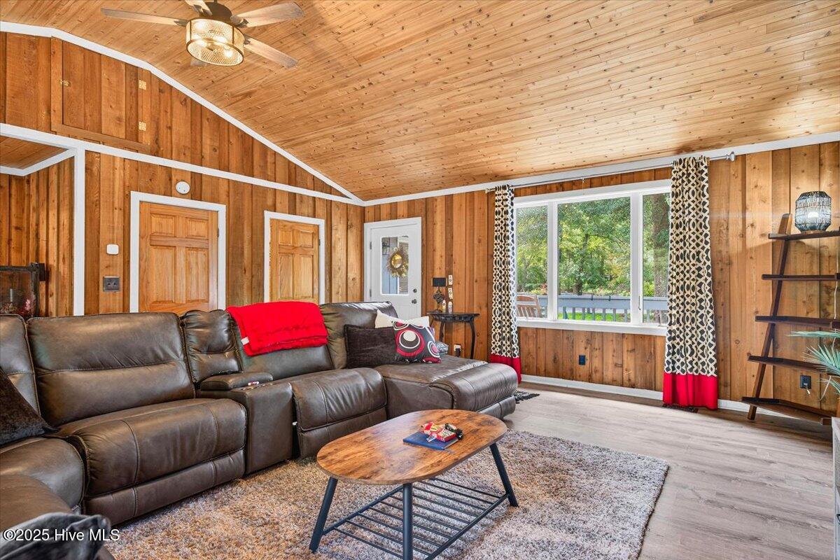 532 Medcalf Drive SW