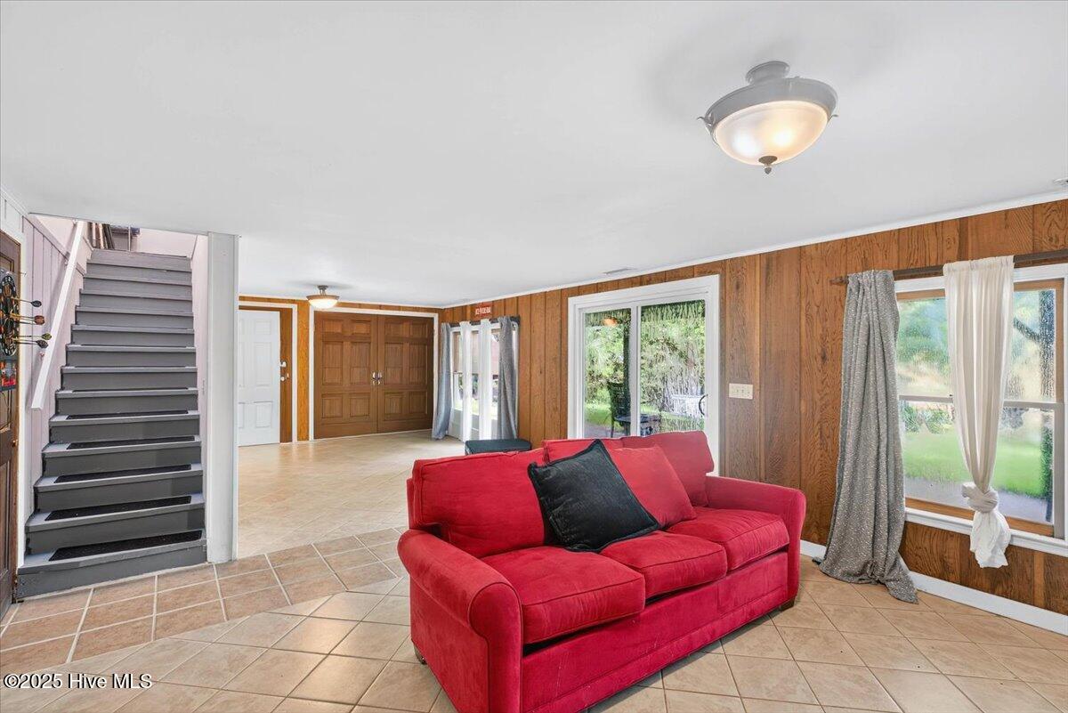 532 Medcalf Drive SW