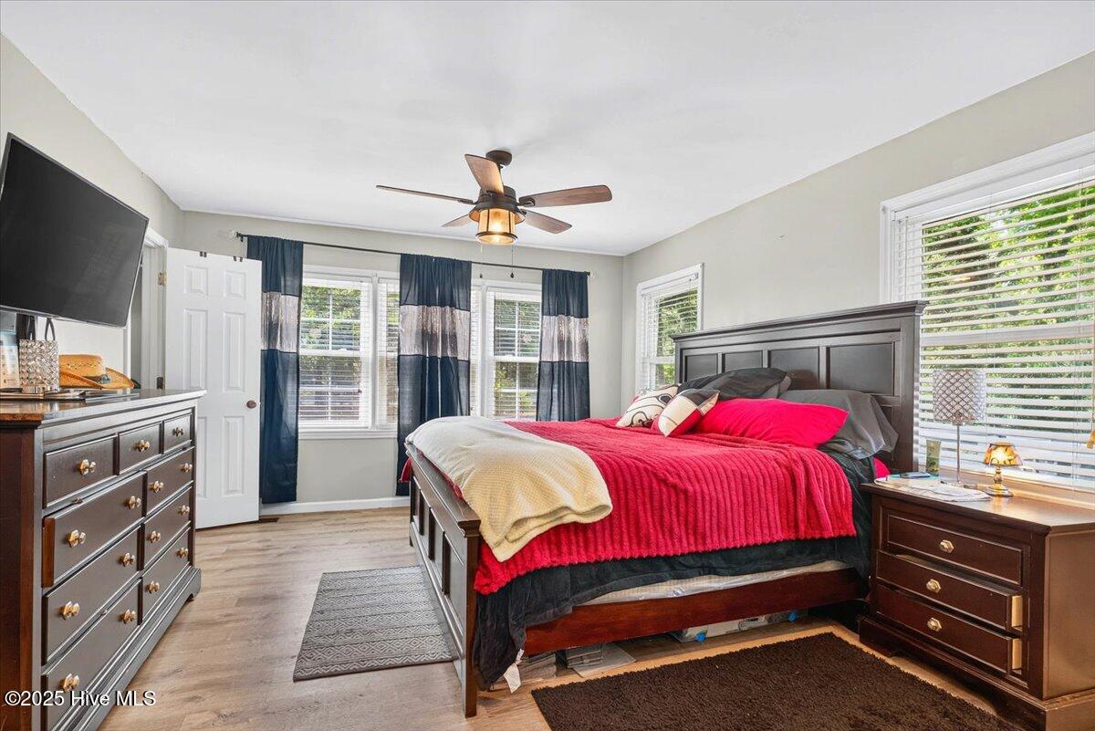 532 Medcalf Drive SW