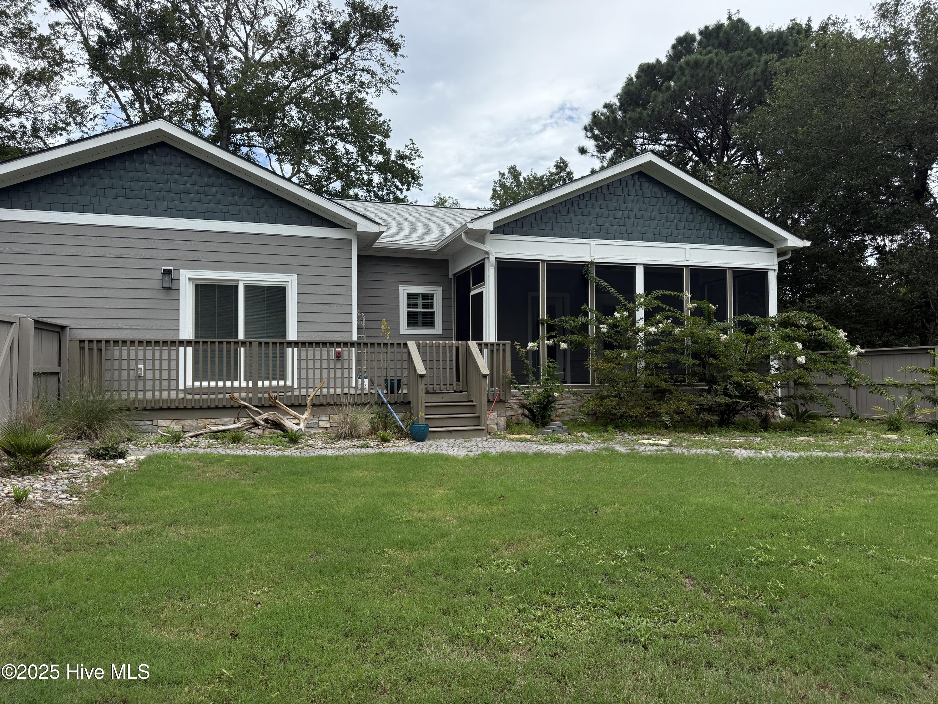 1812 Sandalwood Drive SW