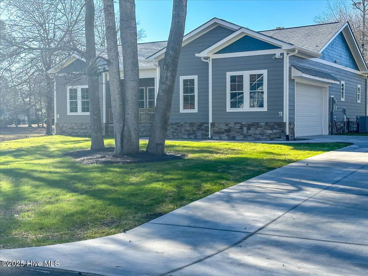 1812 Sandalwood Drive SW