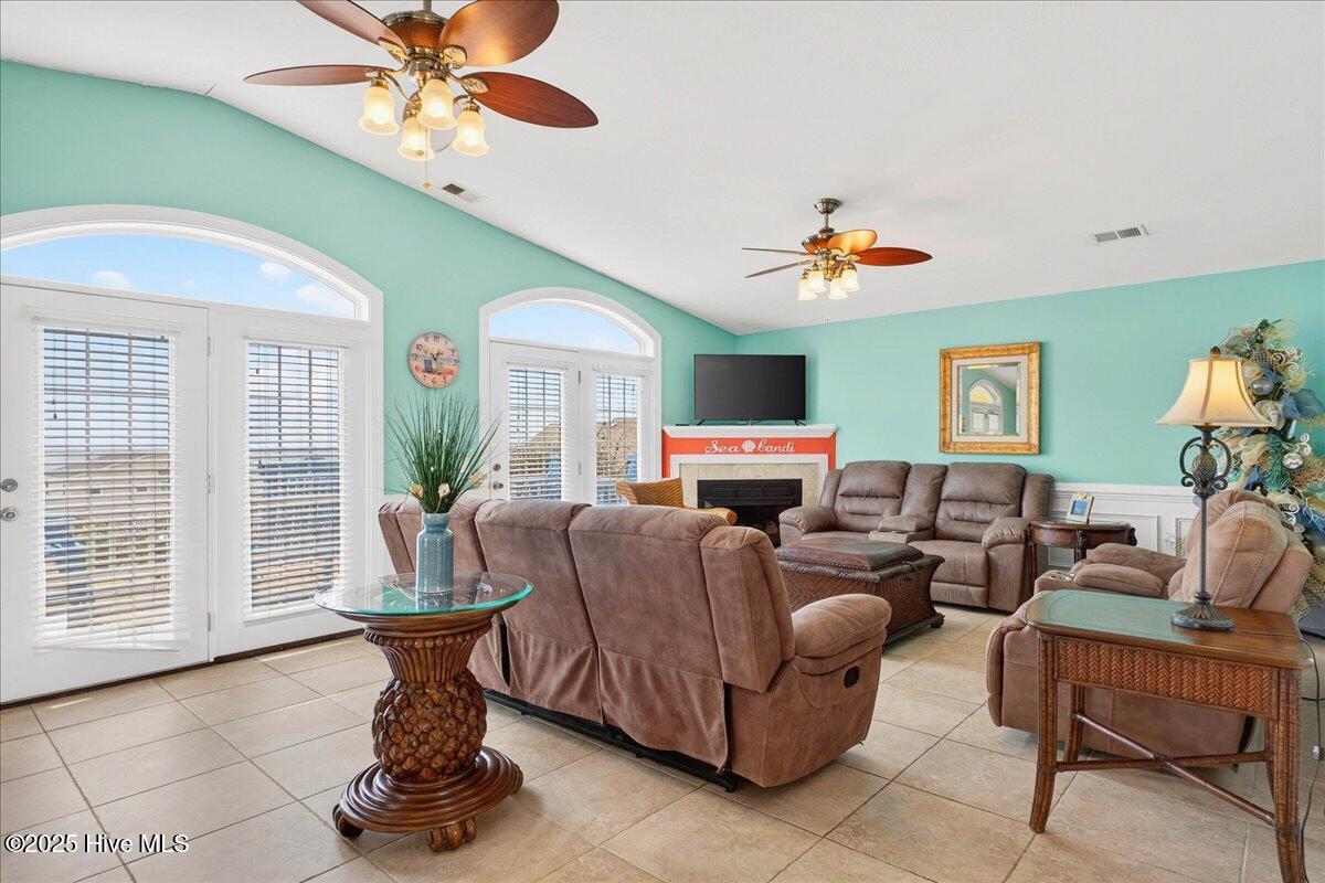 192 Ocean Boulevard W