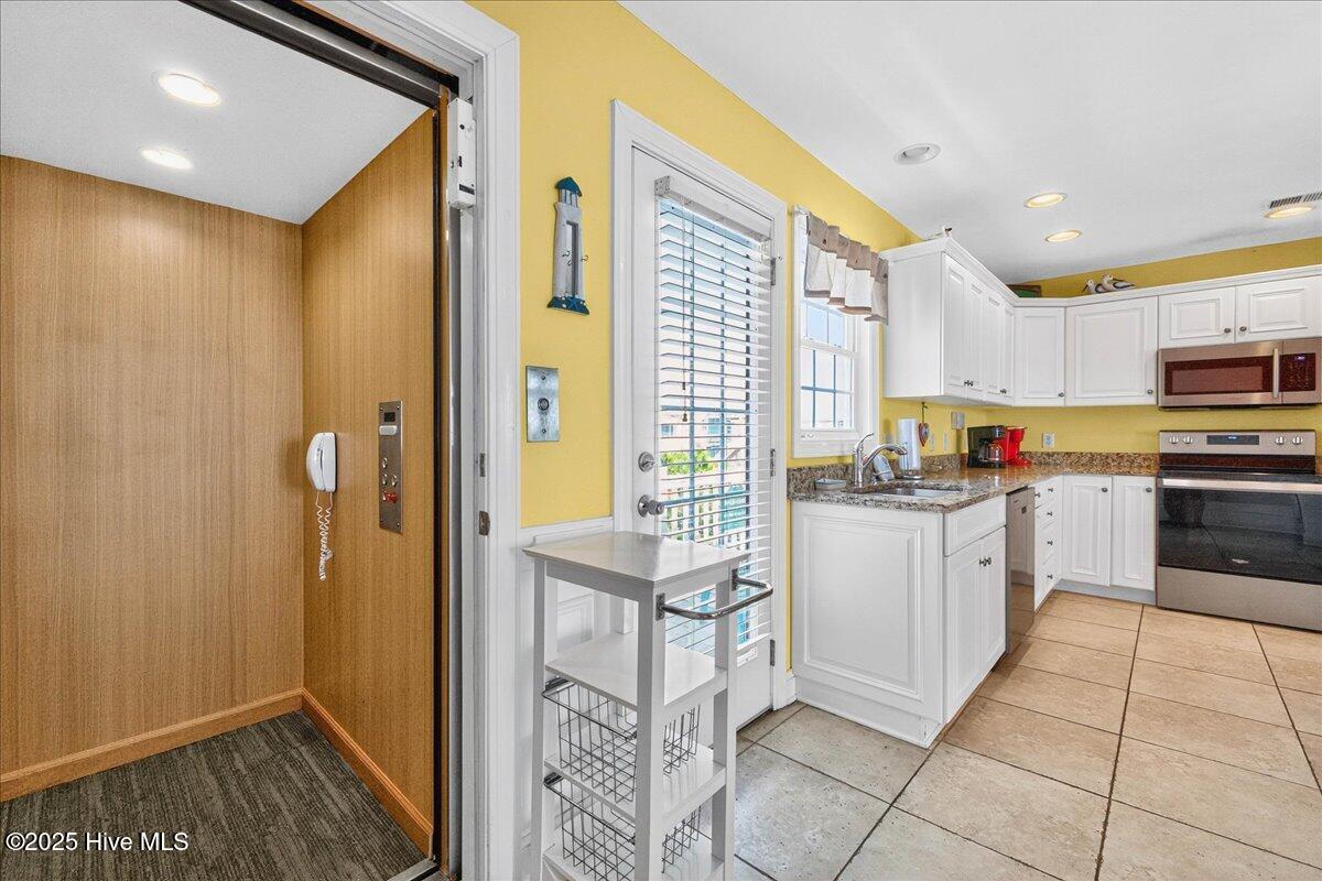 192 Ocean Boulevard W