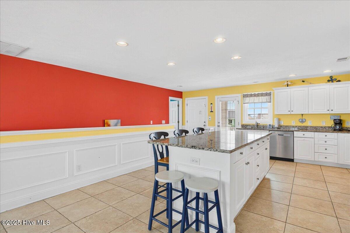 192 Ocean Boulevard W