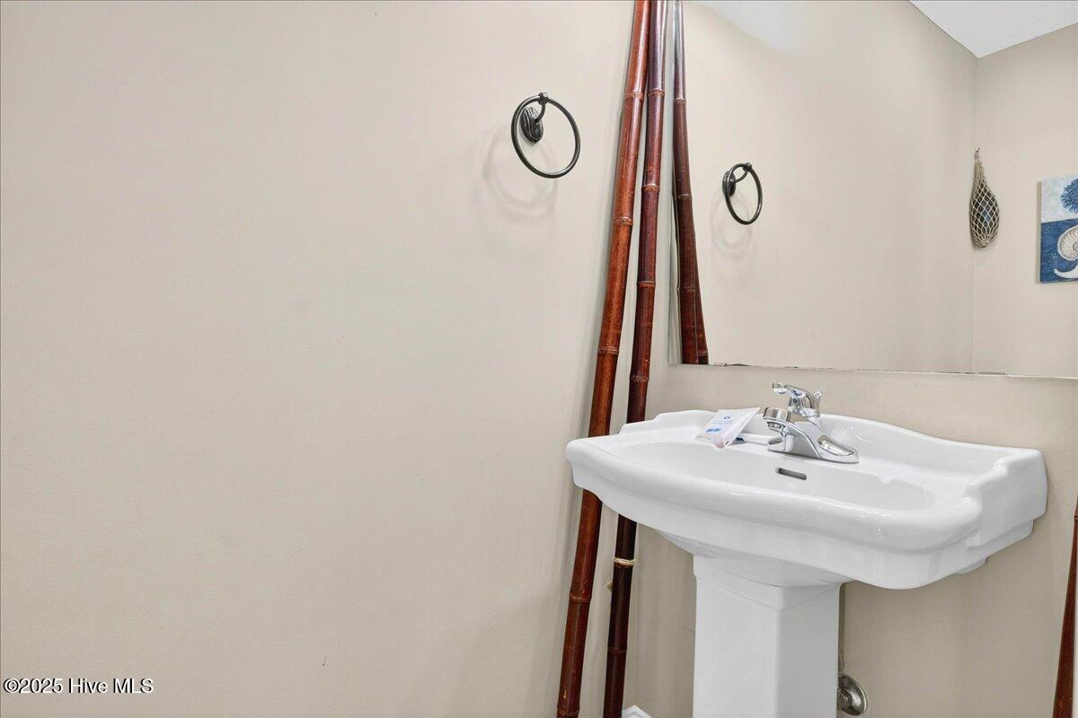 192 Ocean Boulevard W