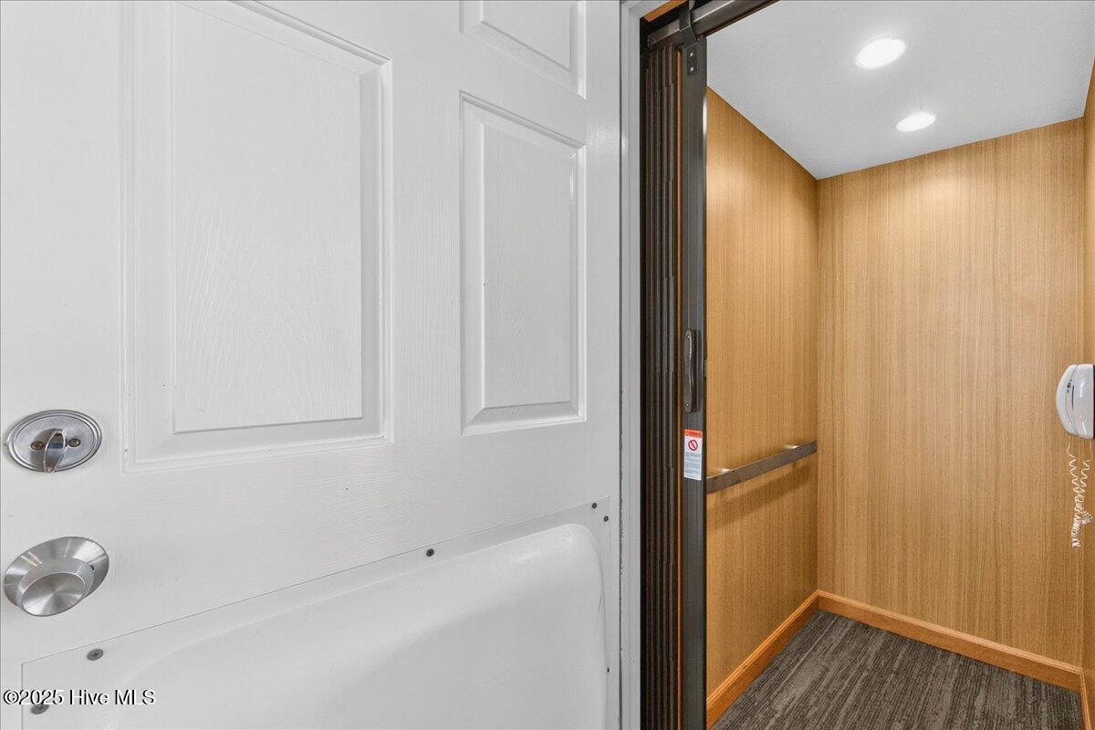 192 Ocean Boulevard W