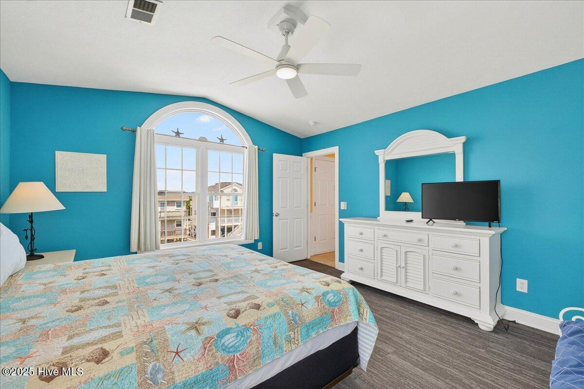 192 Ocean Boulevard W