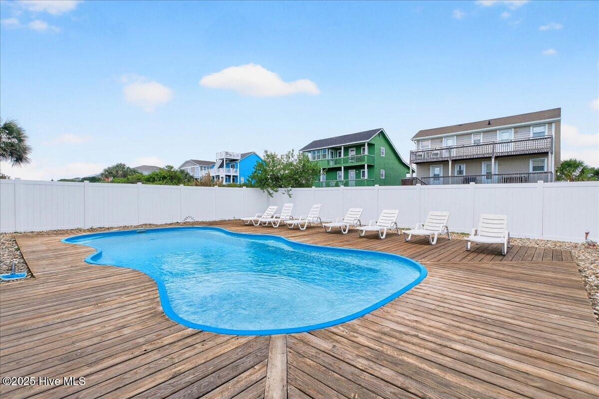 192 Ocean Boulevard W