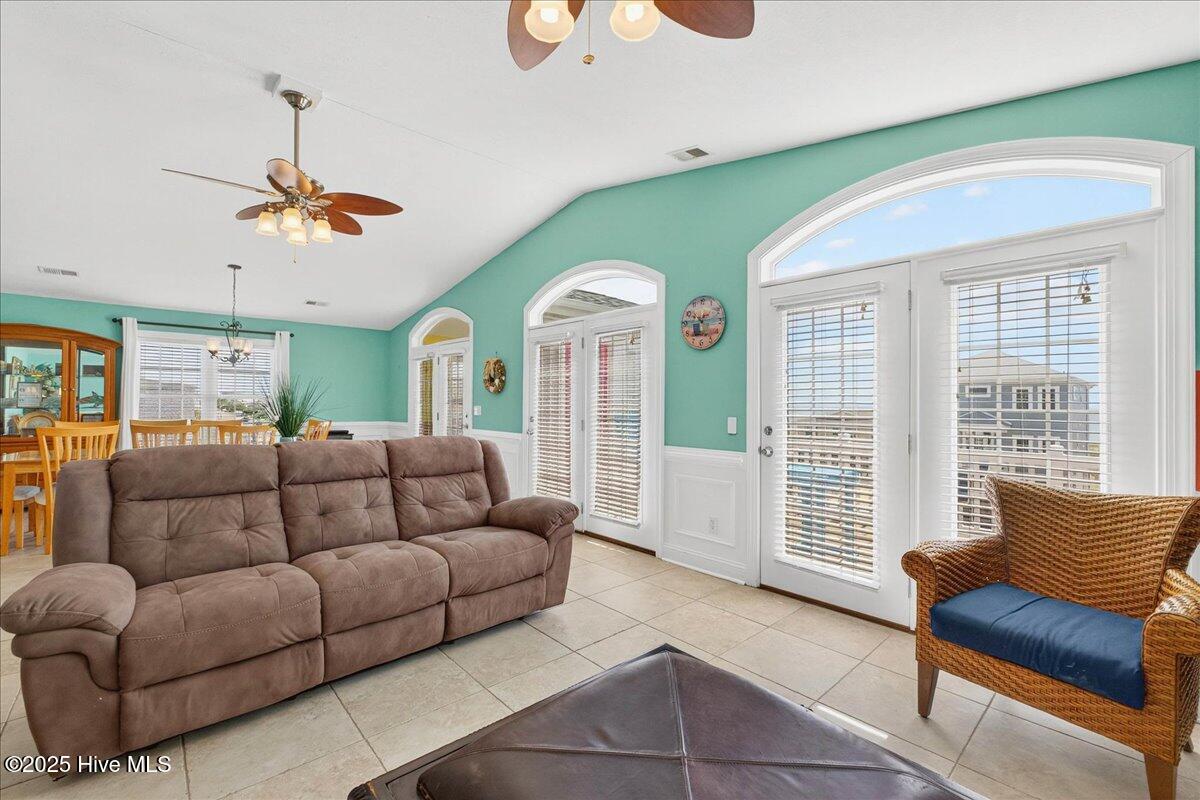 192 Ocean Boulevard W