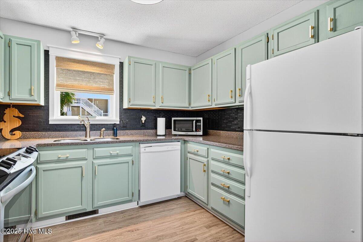 292 E Second Street