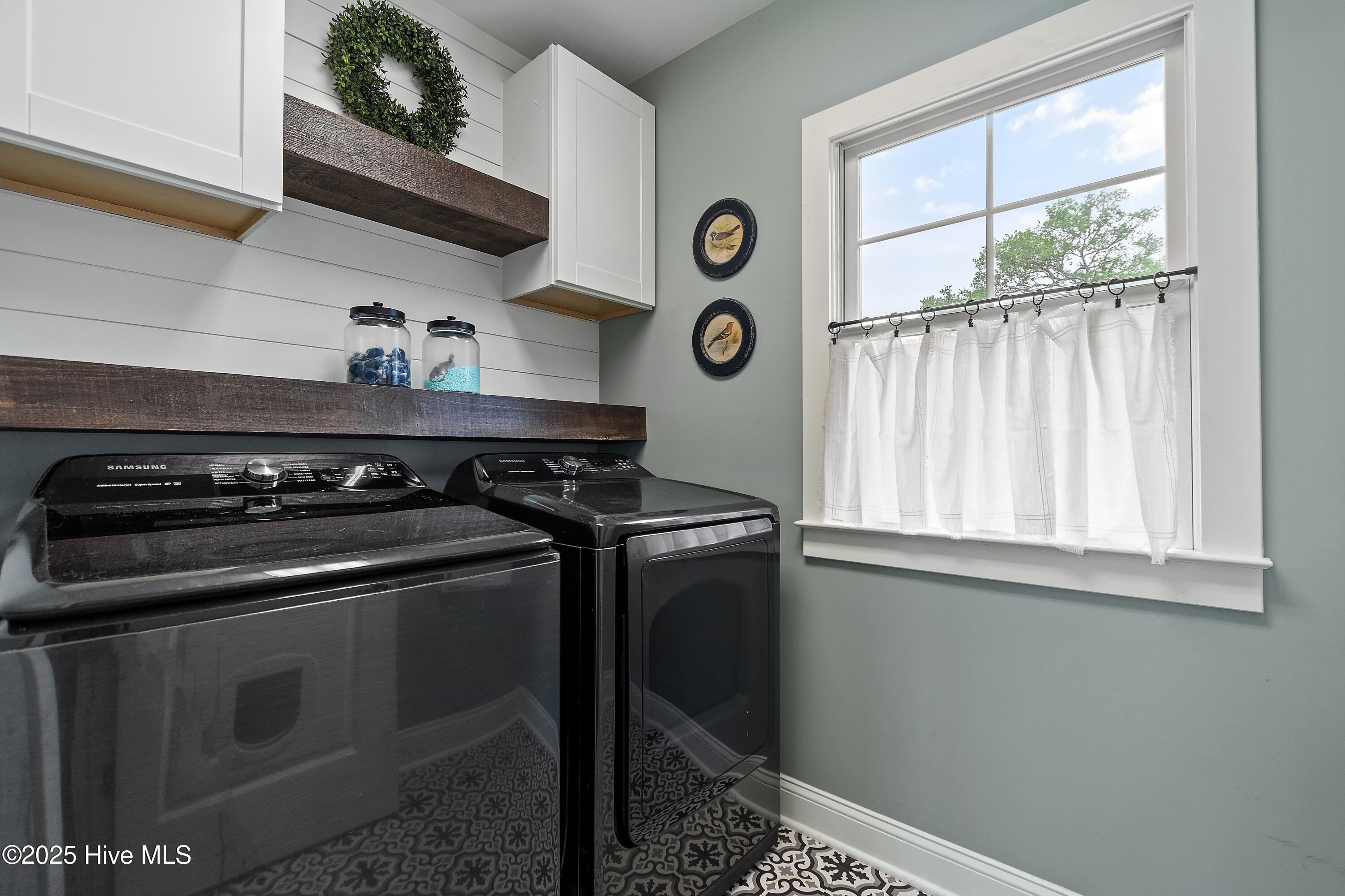 1086 Ferry Landing Drive SW