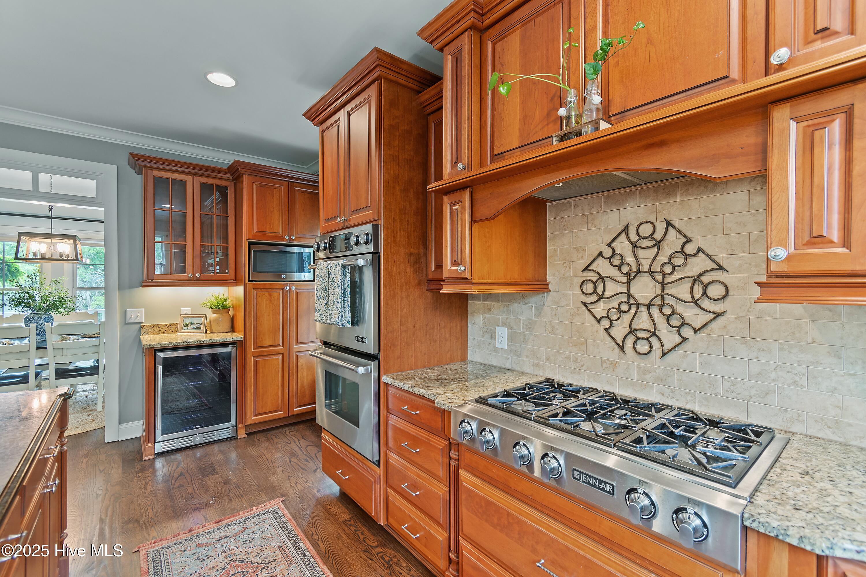 1086 Ferry Landing Drive SW