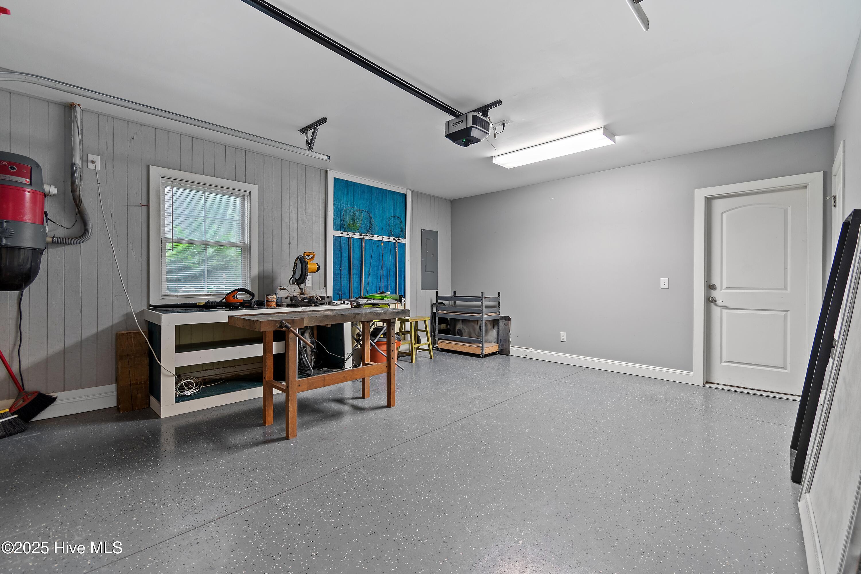 1086 Ferry Landing Drive SW