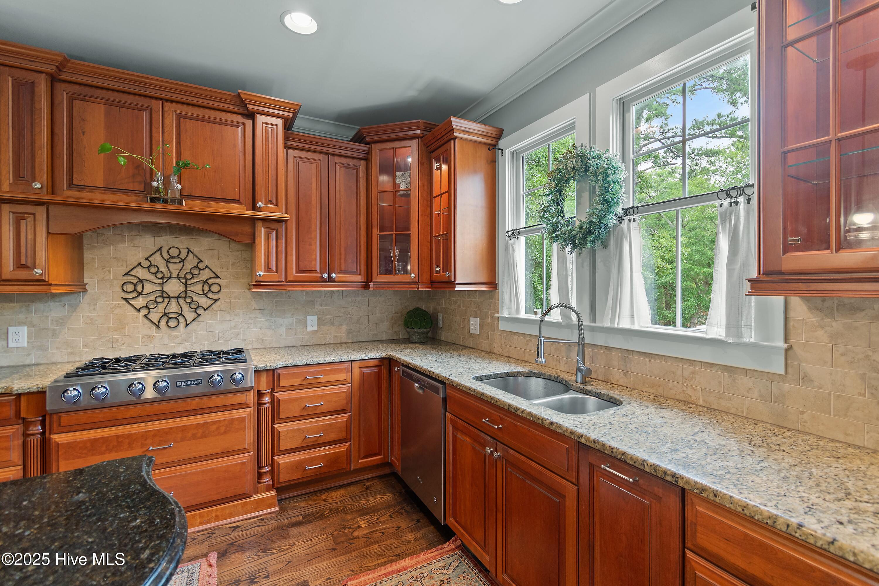 1086 Ferry Landing Drive SW