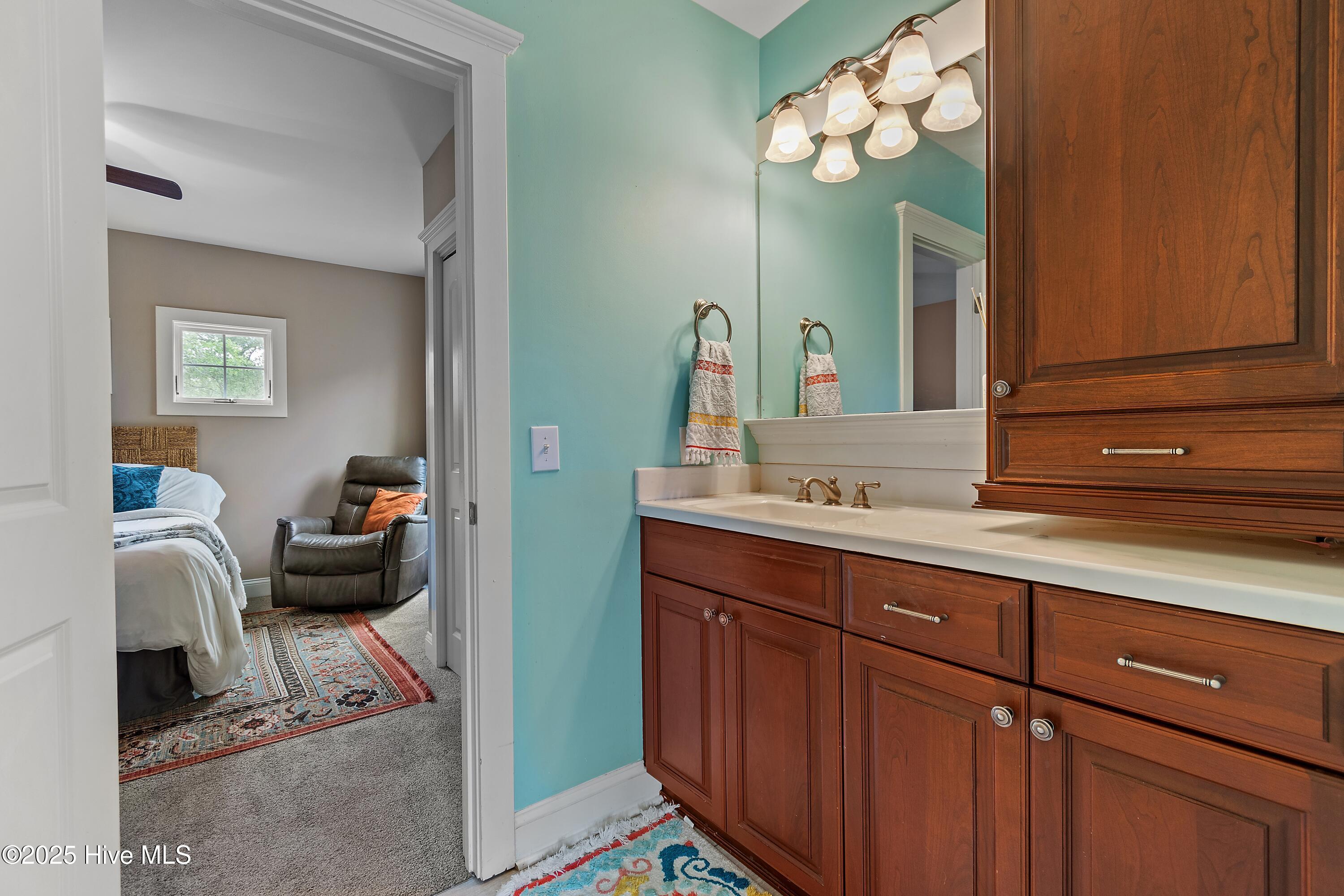 1086 Ferry Landing Drive SW