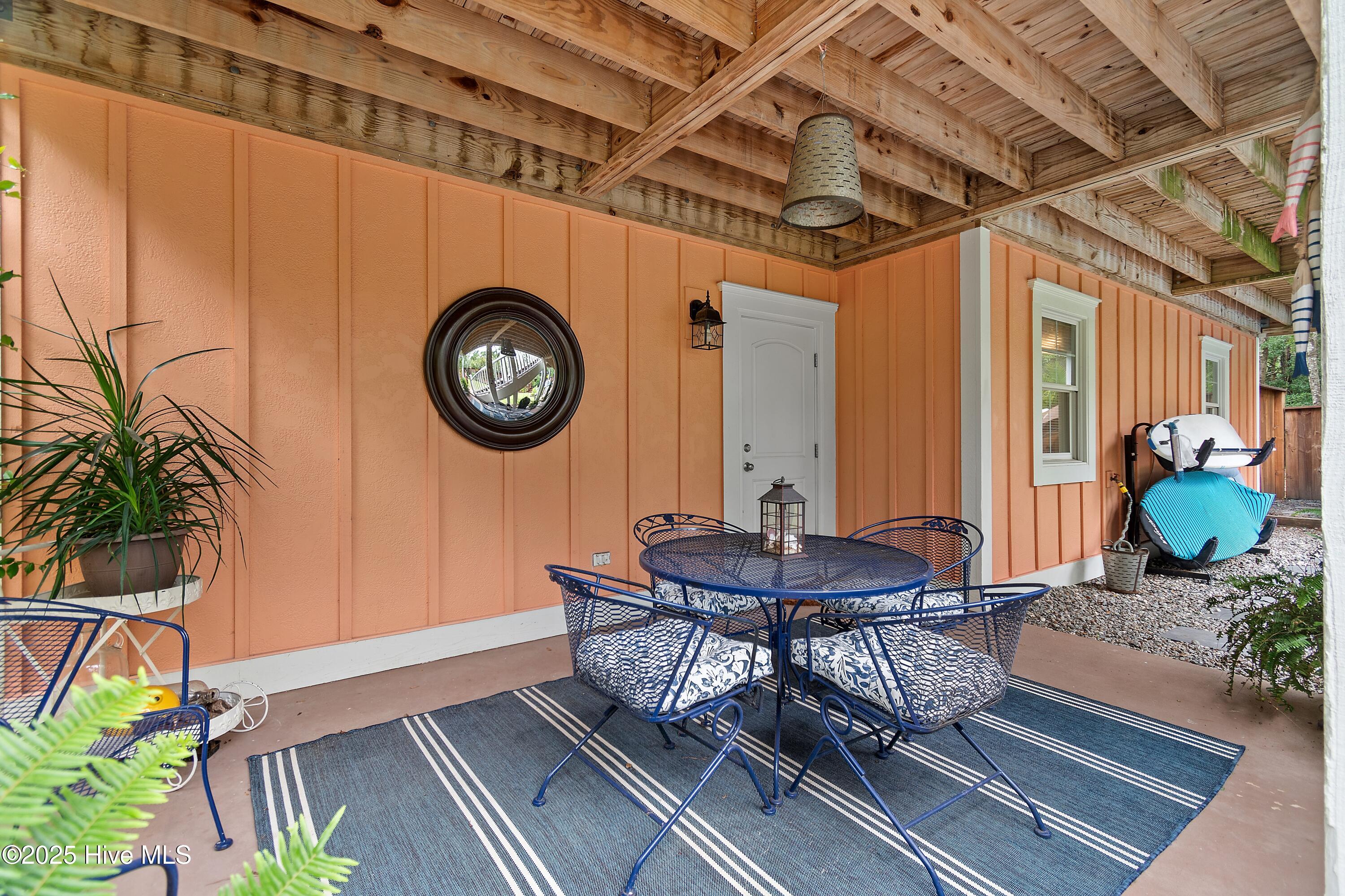 1086 Ferry Landing Drive SW