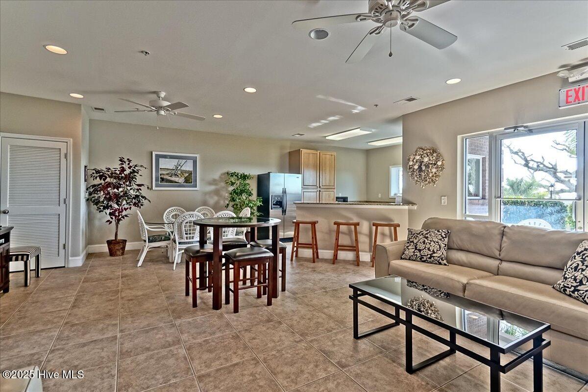 7265 Seashell Lane SW, Unit 409