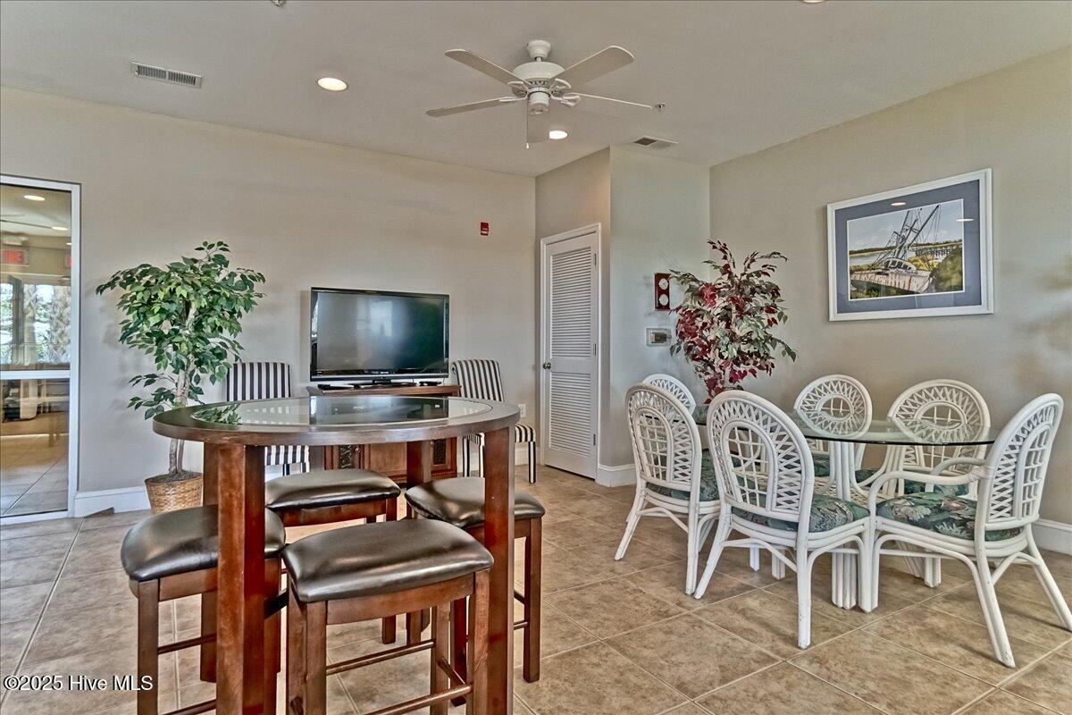 7265 Seashell Lane SW, Unit 409