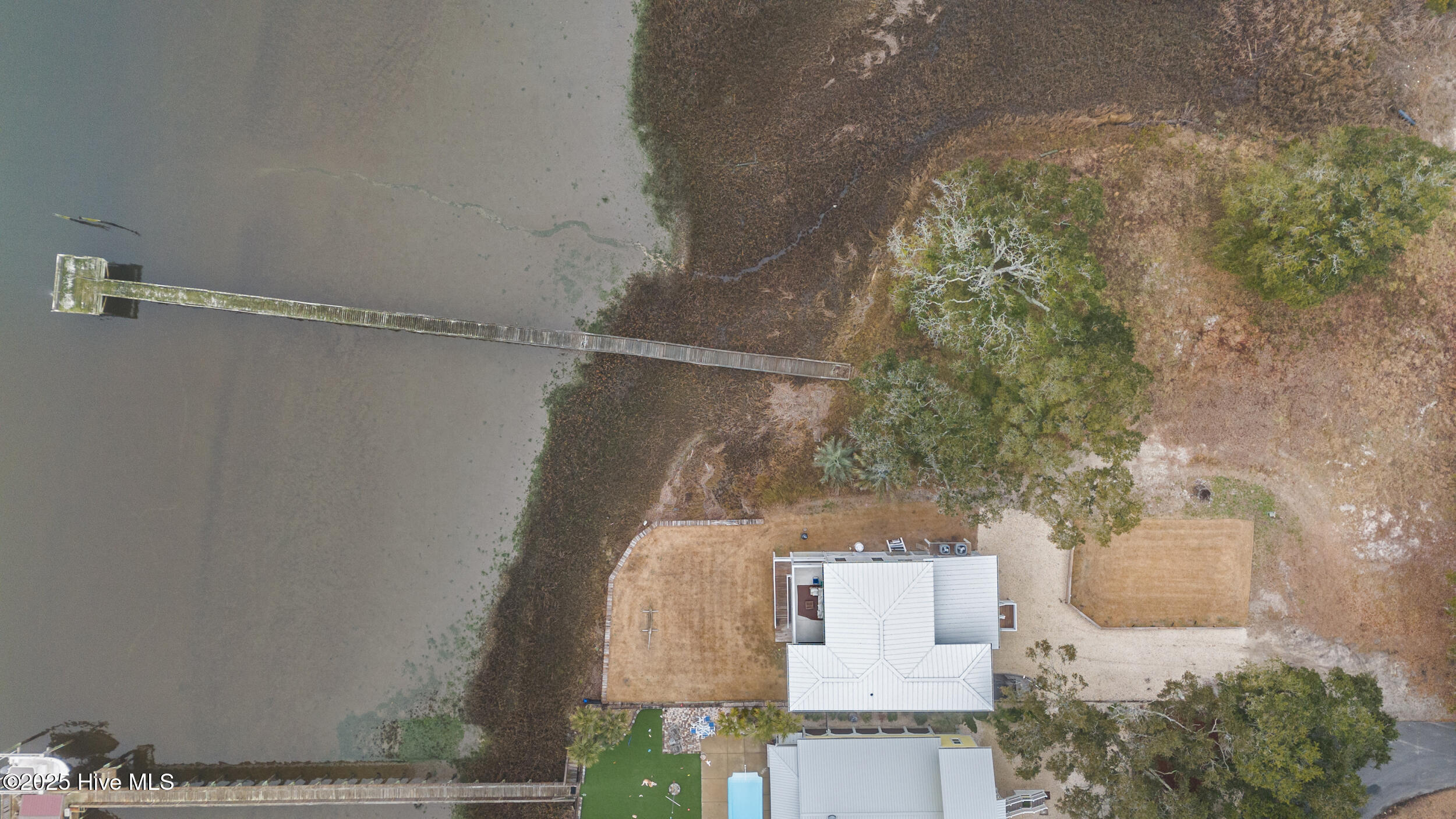 2016 Camelot Drive SW