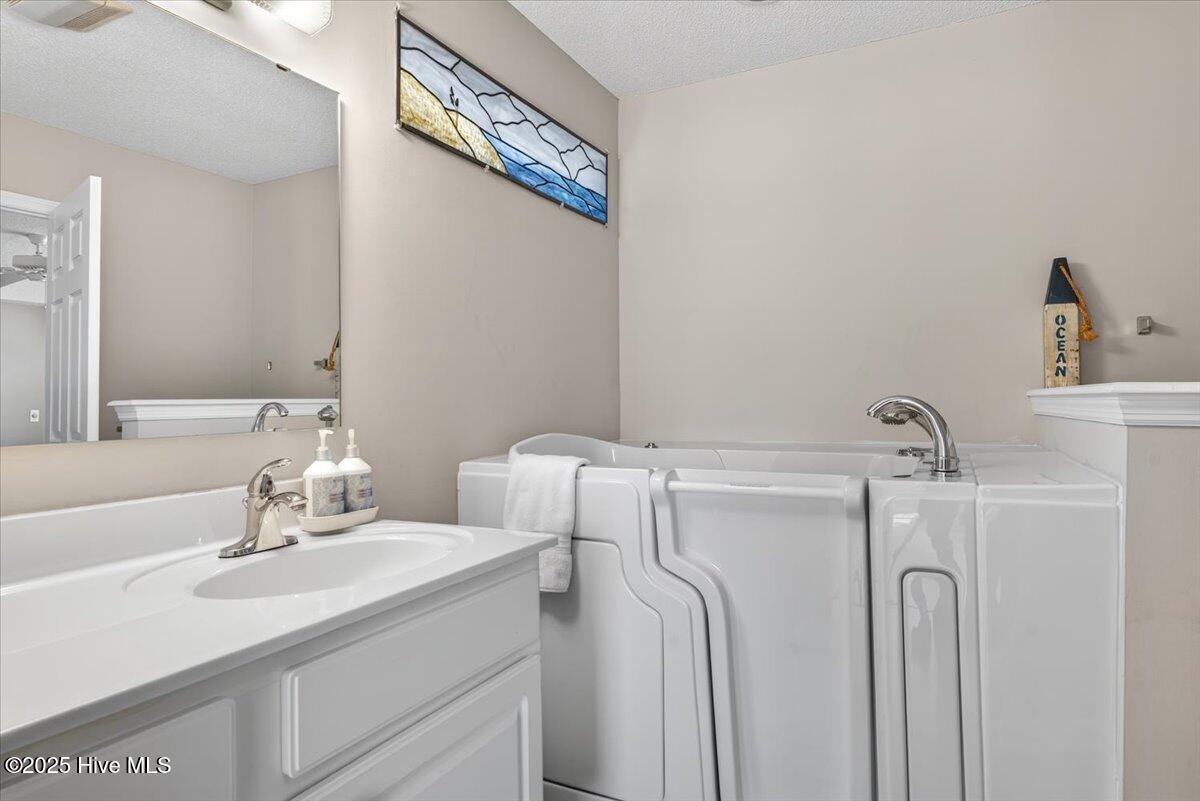 5886 Lycia Lane SW, Ocean Isle Beach