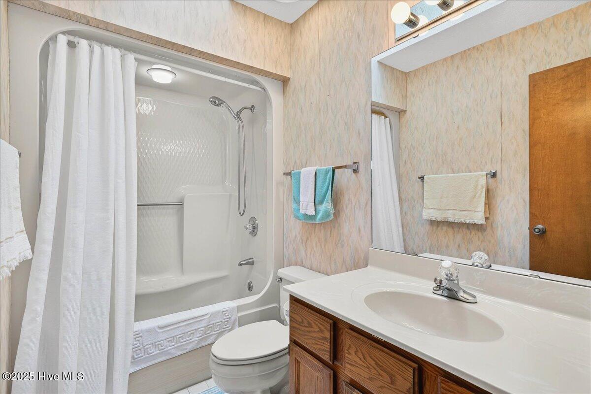 1618 Woodland Court SW