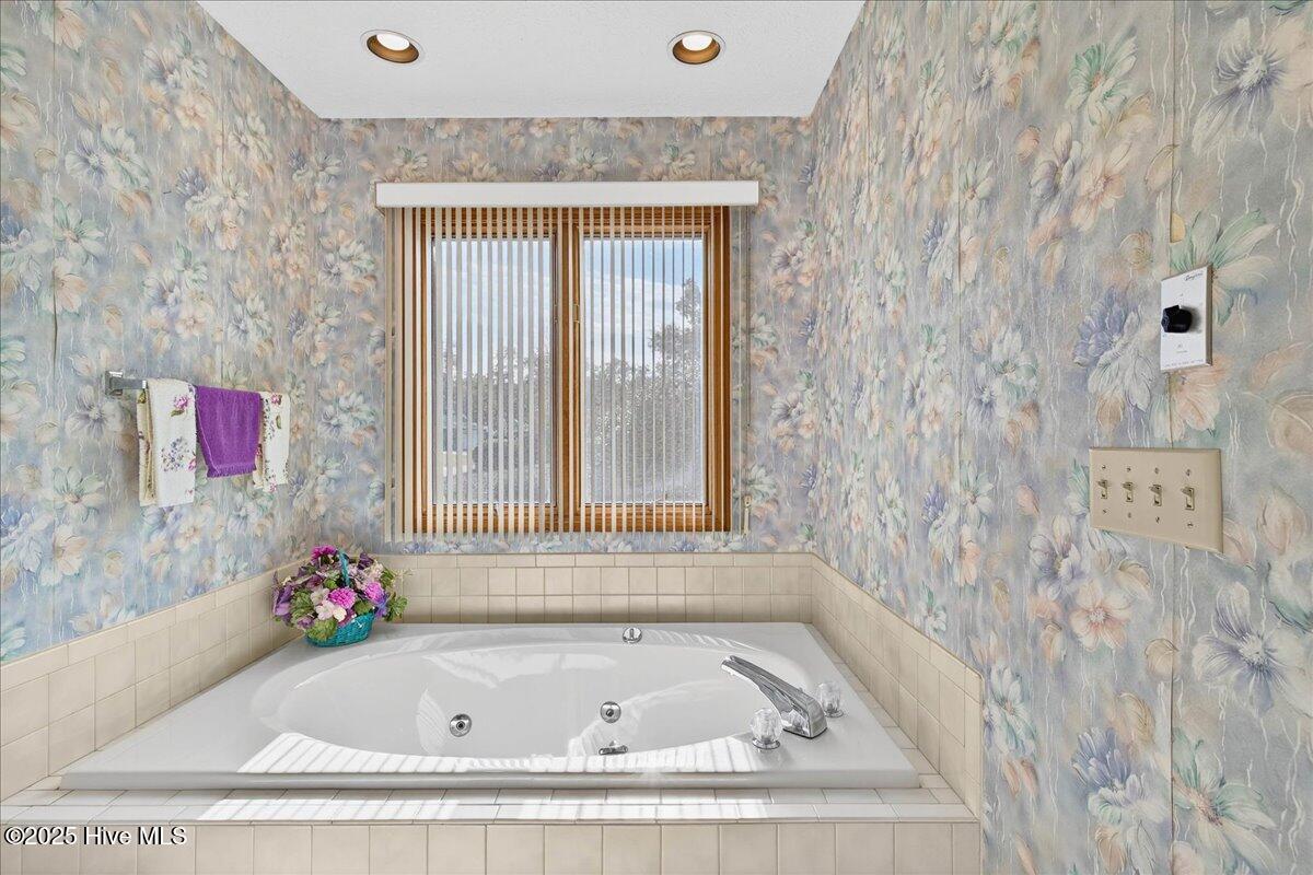 1618 Woodland Court SW